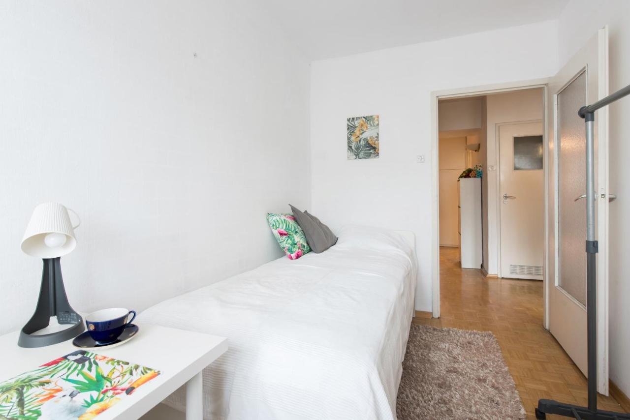 Room, Inflancka 19 Warschau Exterior foto